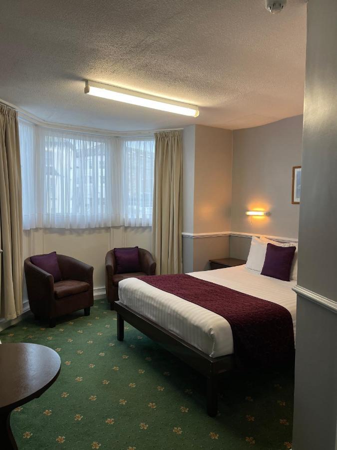 Palm Court B&B Ilfracombe Esterno foto