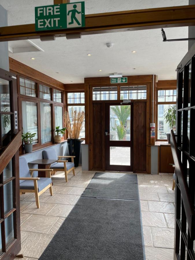 Palm Court B&B Ilfracombe Esterno foto