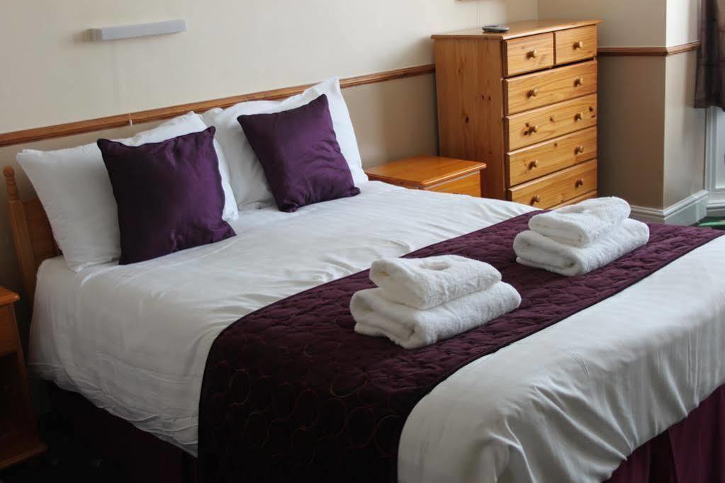 Palm Court B&B Ilfracombe Esterno foto