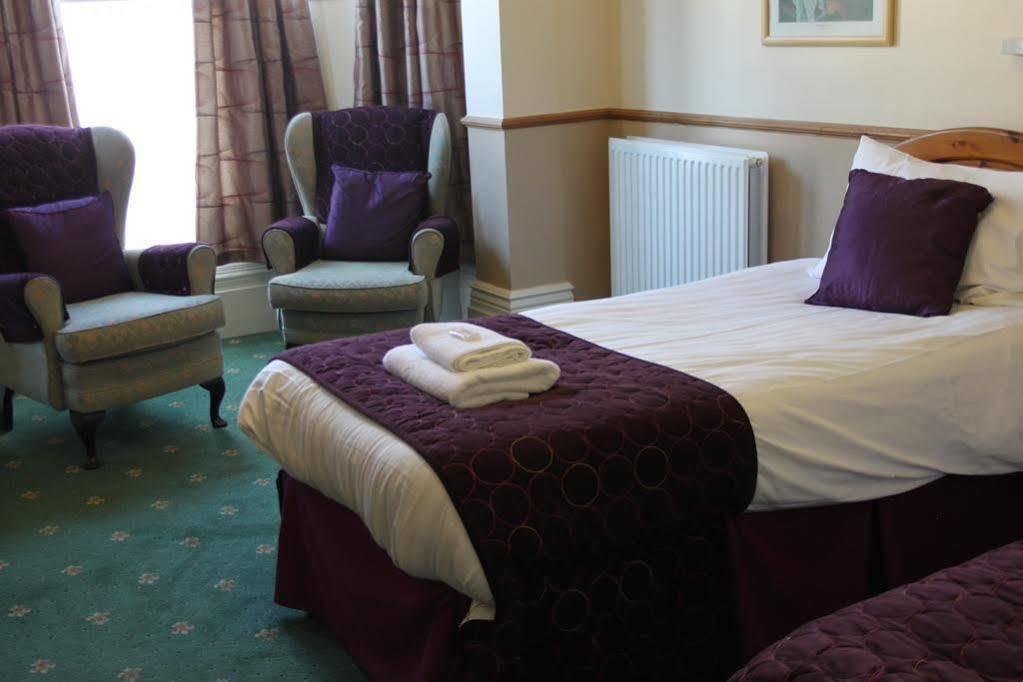 Palm Court B&B Ilfracombe Esterno foto