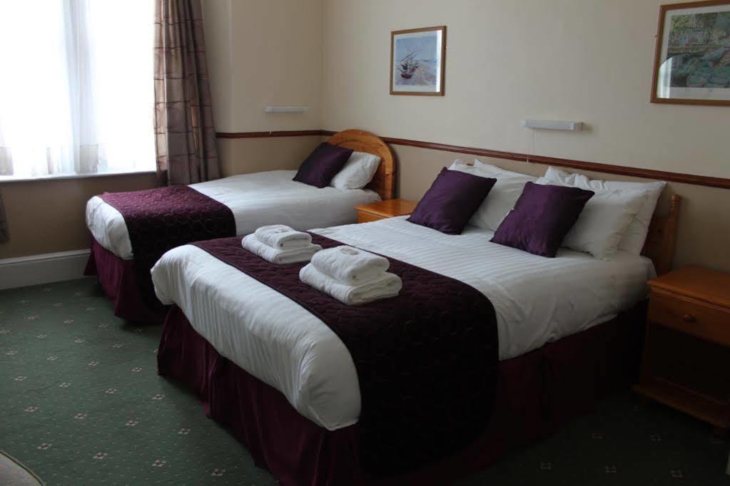 Palm Court B&B Ilfracombe Esterno foto